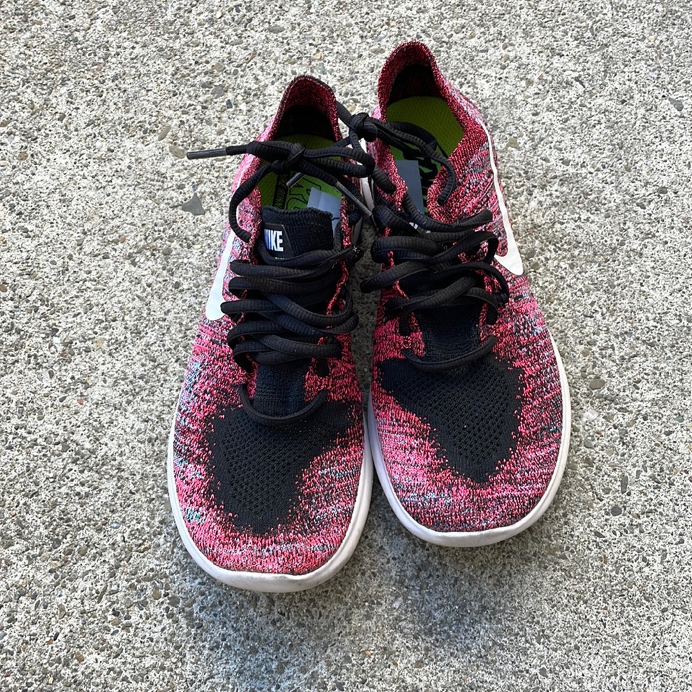 Nike running shoes like new